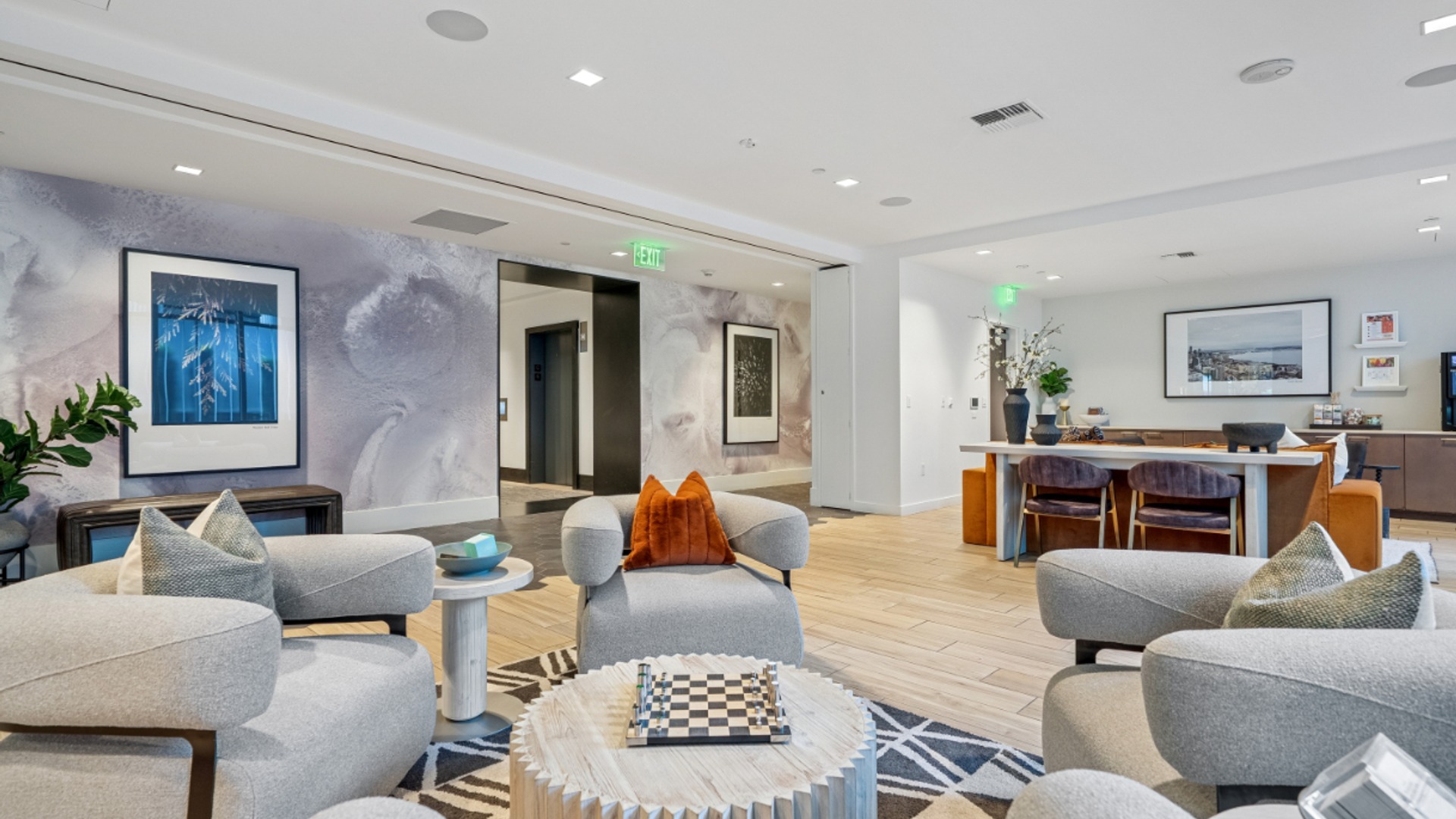 Leasing Lounge