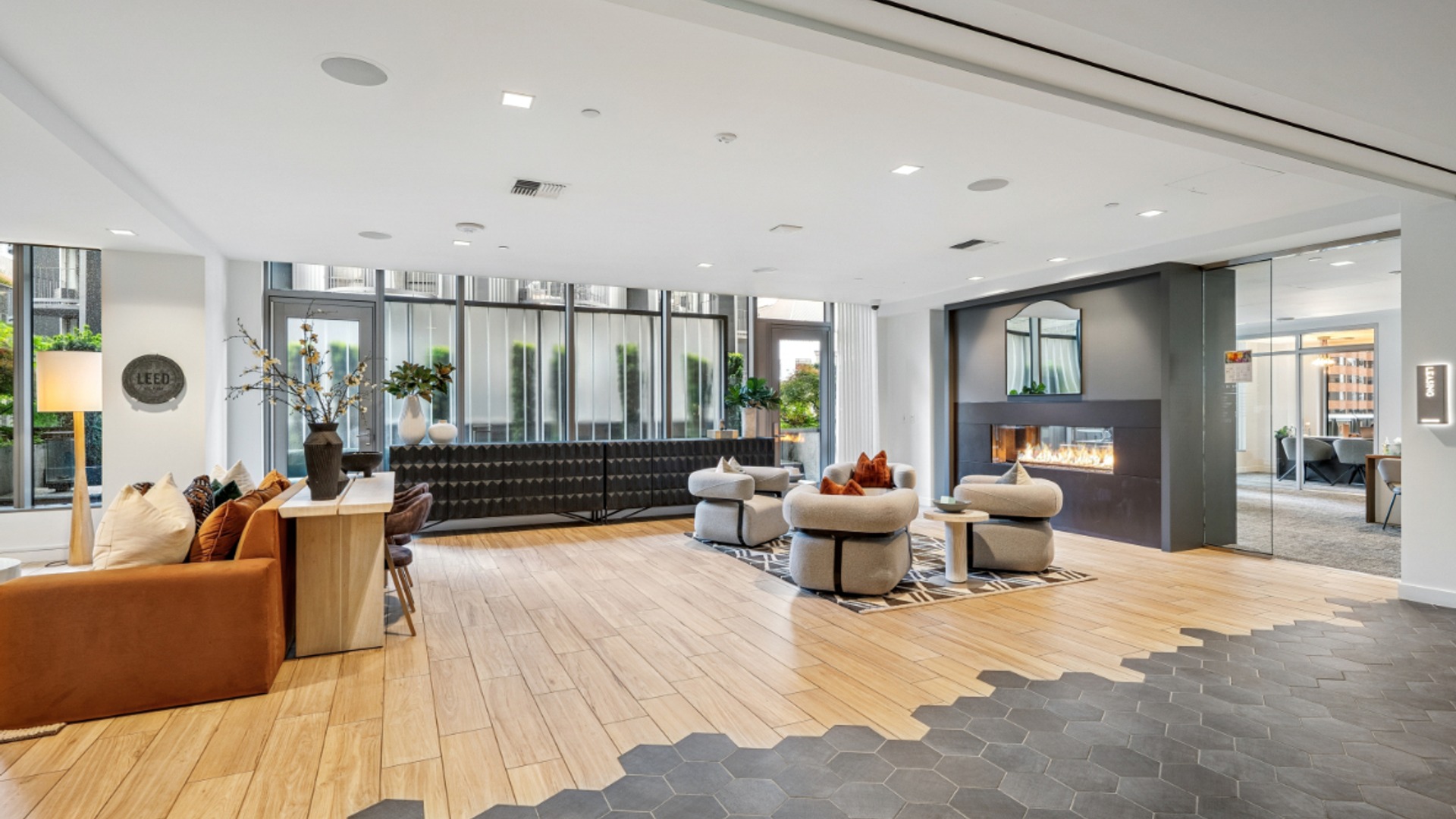 Leasing Lounge